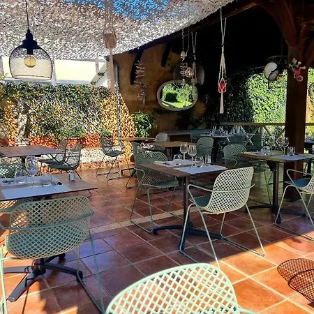 Logis Restaurant Du Commerce 3*