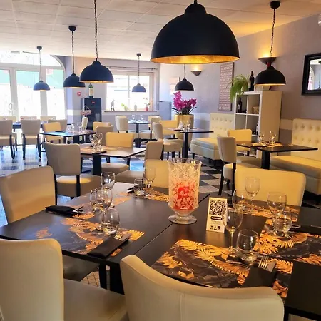 Logis Restaurant Du Commerce Estang