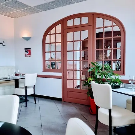 Logis Restaurant Du Commerce 3*