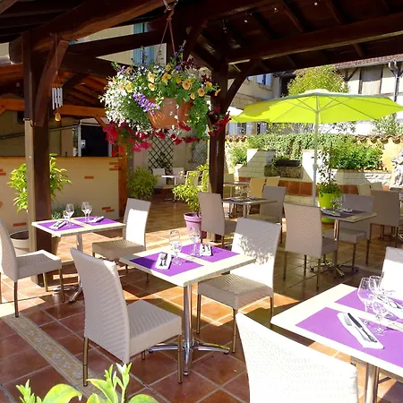 Logis Restaurant Du Commerce 3*