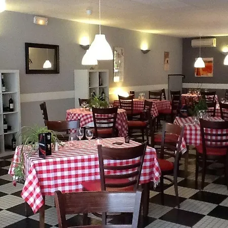 Restaurant Du Commerce Szálloda Estang