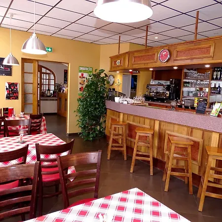 Logis Restaurant Du Commerce 3*