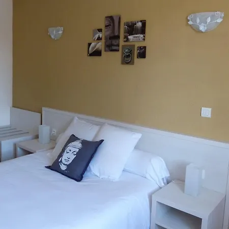 Hotel Logis Restaurant Du Commerce 3*