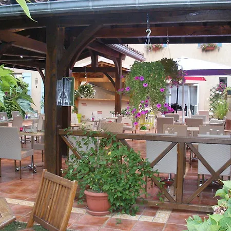 Hotel Restaurant Du Commerce 3*