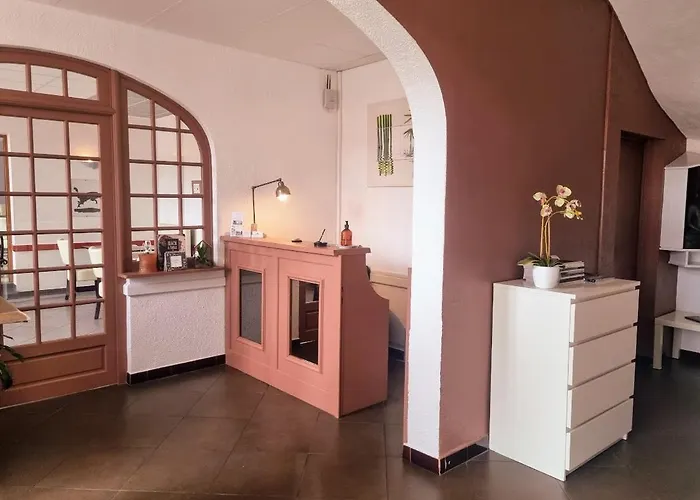 호텔 Restaurant Du Commerce 3*