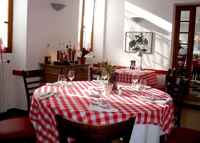 호텔 Restaurant Du Commerce 3*